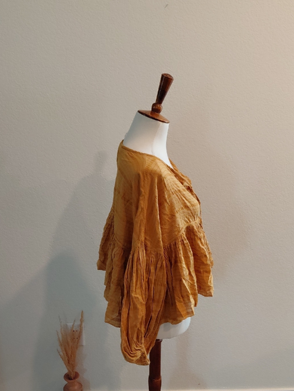 Free Peoppe Bell Sleeve Crop Top - Picture 4 of 7